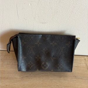 Authentic Louis Vuitton monogram cosmetic case toiletry